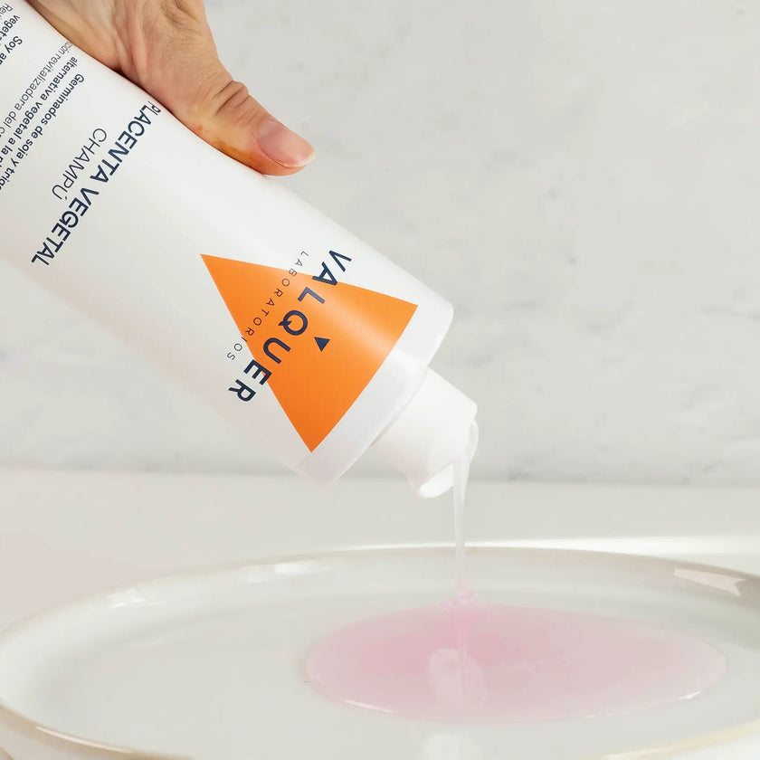 Shampoing au placenta végétal. Combat : la chute des cheveux, les pellicules, la peau grasse - 500 ml