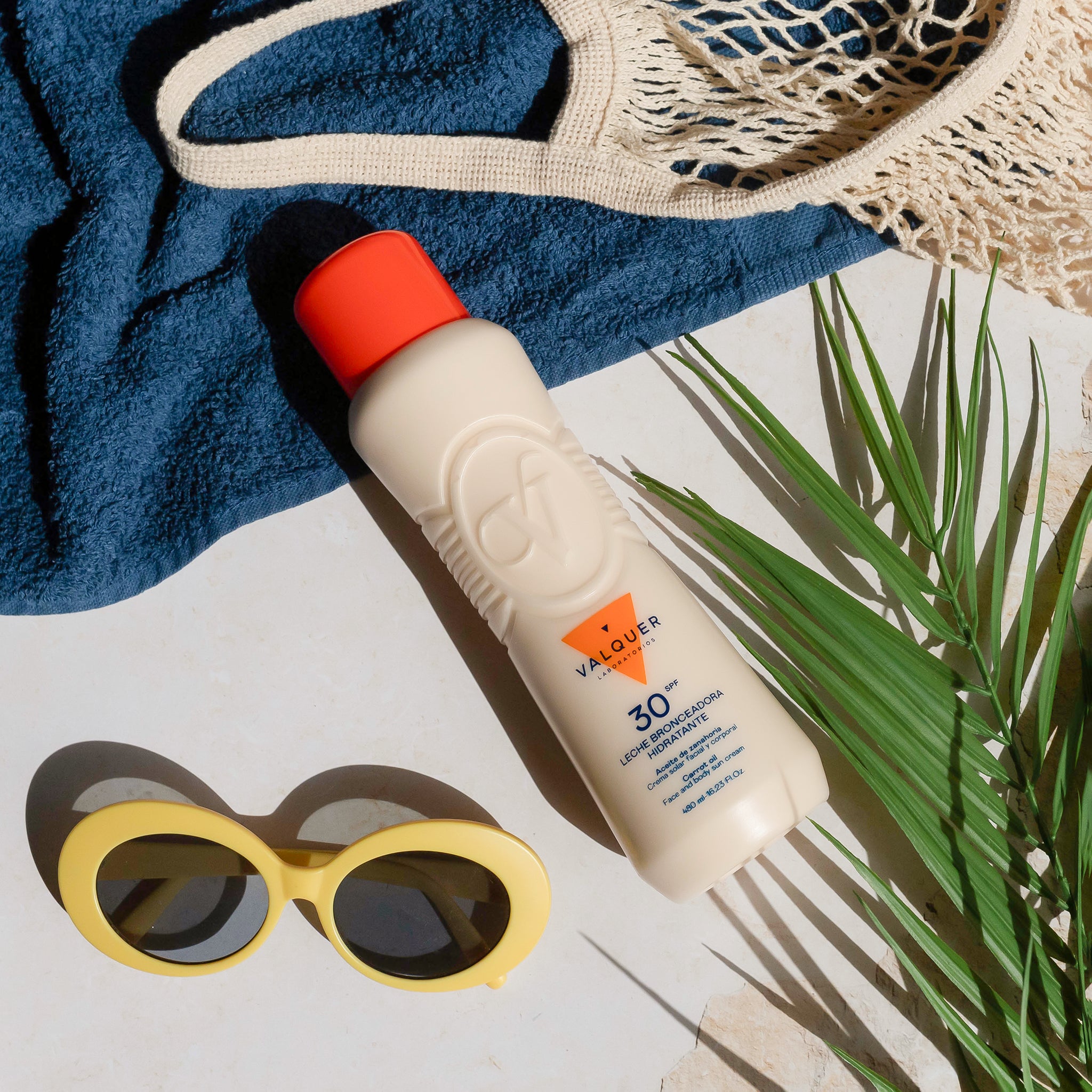 Lait Hydratant Bronzant Visage et Corps Carotte SPF 30 - 480 ml