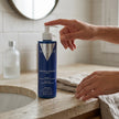 Mascarilla Silver Platinum efecto frío de Valquer sobre encimera de baño con aplicación dosificado