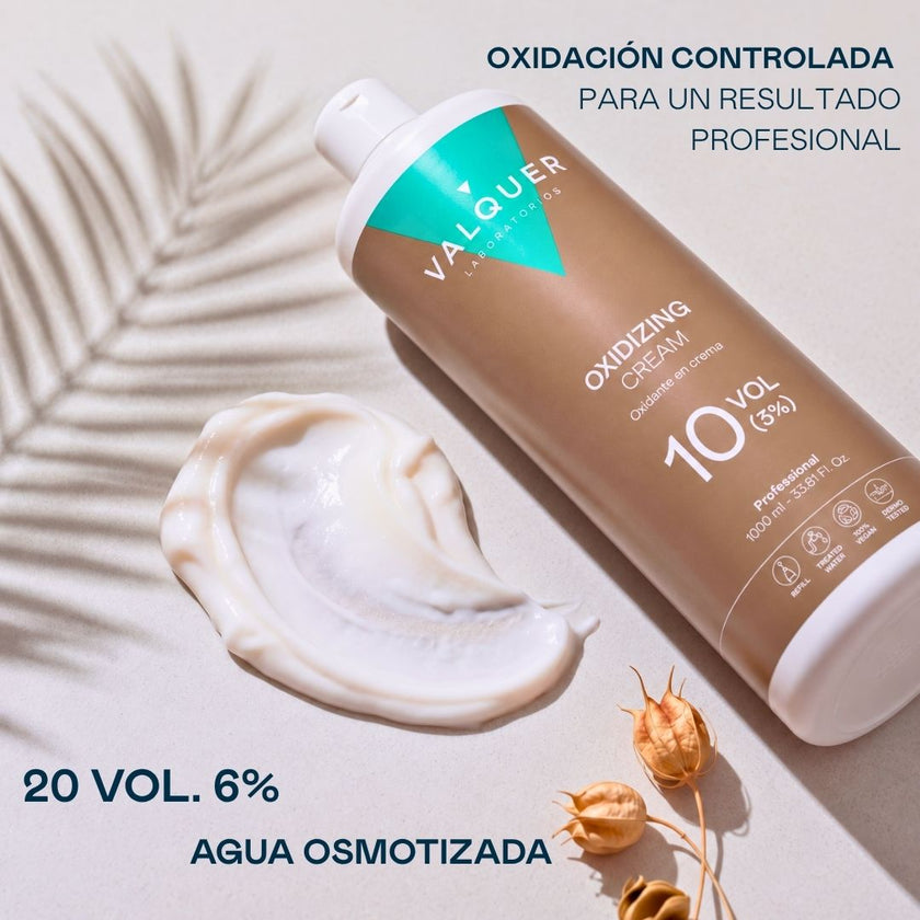 Textura cremosa del oxidante 10 volúmenes al 3 % de Valquer para coloración profesional