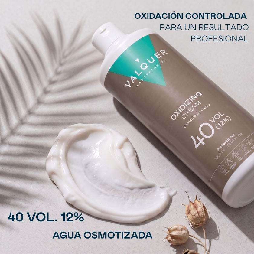 Textura cremosa del oxidante 40 vol Valquer con agua osmotizada, oxidación controlada